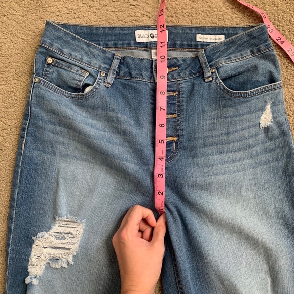 Distressed Jeans - Picture 4 of 8